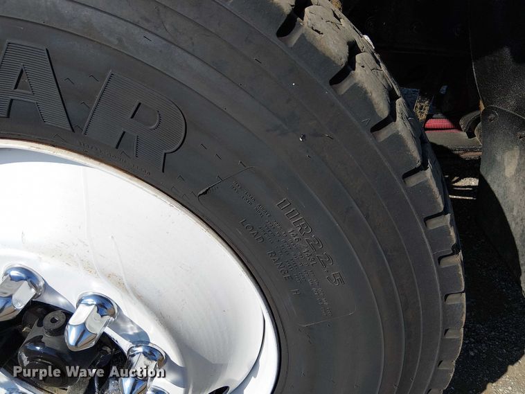 image for item NU9768 2012 Freightliner Business Class M2 utility / service truck