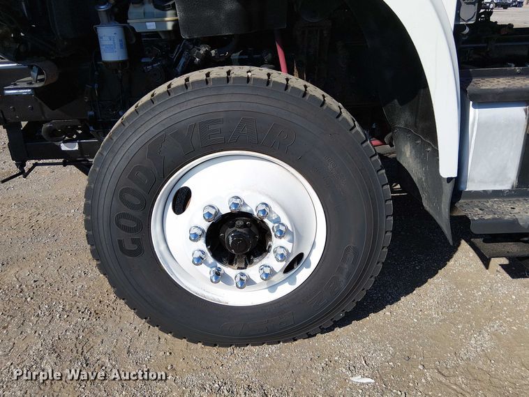 image for item NU9768 2012 Freightliner Business Class M2 utility / service truck