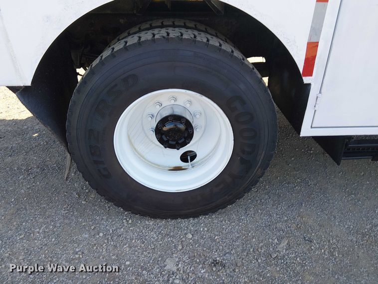 image for item NU9768 2012 Freightliner Business Class M2 utility / service truck