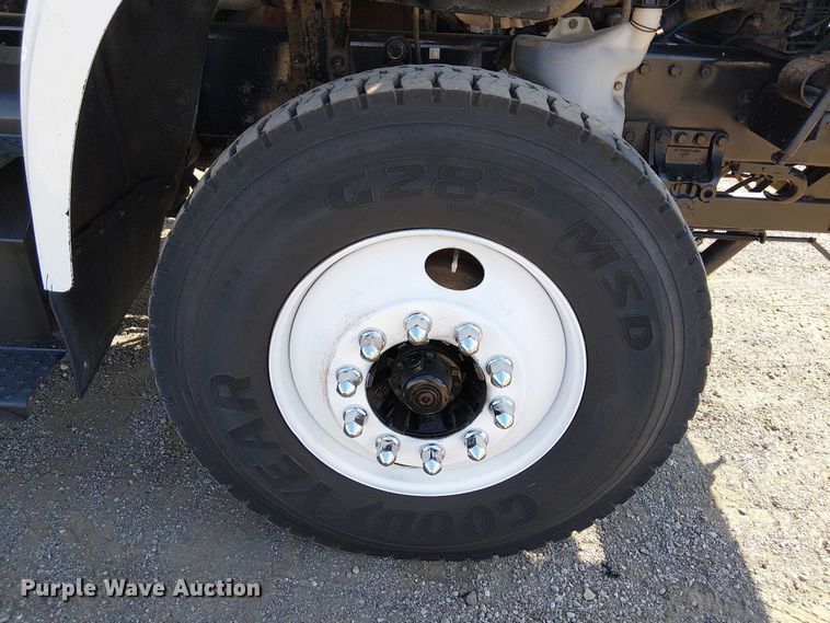 image for item NU9768 2012 Freightliner Business Class M2 utility / service truck