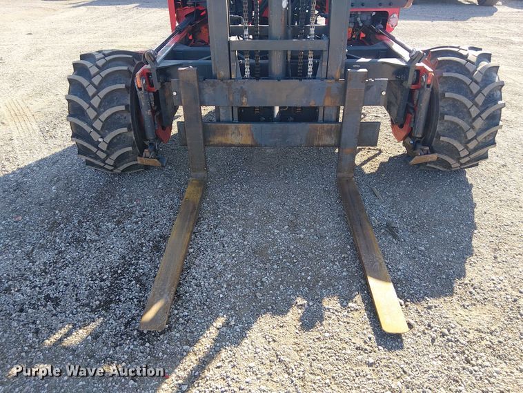 image for item NU9772 2003 Moffett M5500 forklift