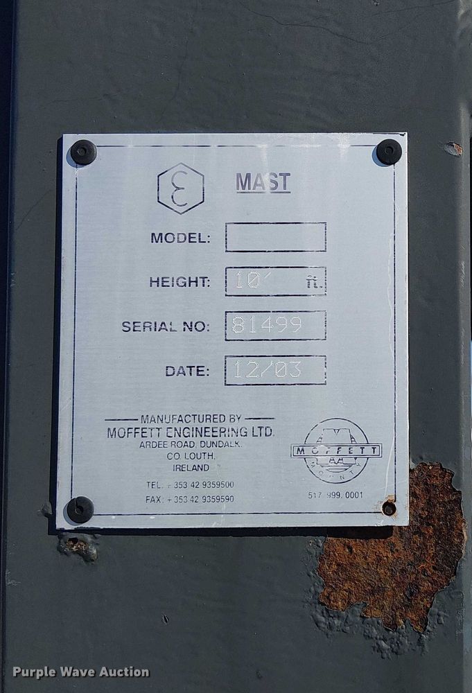 image for item NU9772 2003 Moffett M5500 forklift