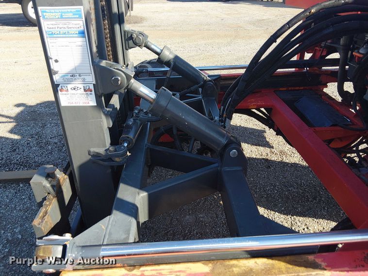 image for item NU9772 2003 Moffett M5500 forklift