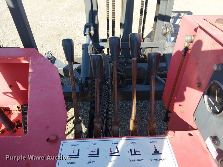 image for item NU9772 2003 Moffett M5500 forklift