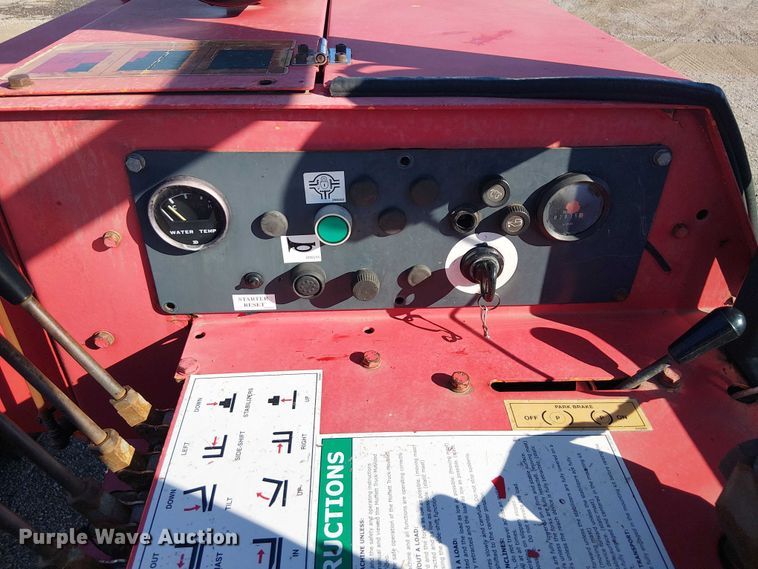 image for item NU9772 2003 Moffett M5500 forklift