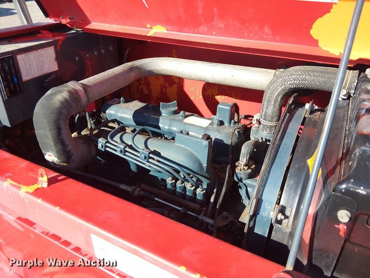 image for item NU9772 2003 Moffett M5500 forklift