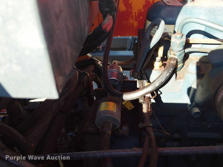 image for item NU9772 2003 Moffett M5500 forklift