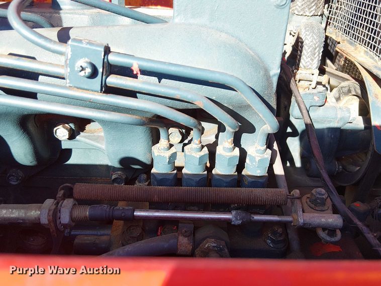 image for item NU9772 2003 Moffett M5500 forklift