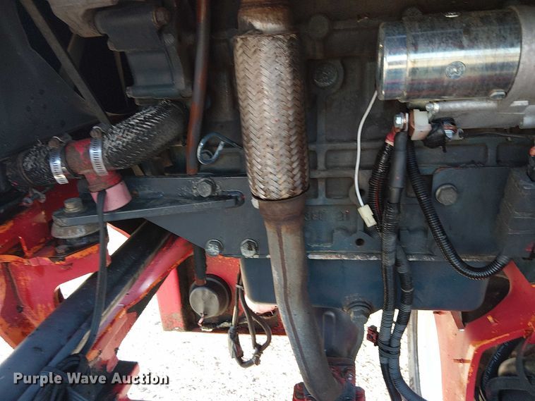 image for item NU9772 2003 Moffett M5500 forklift