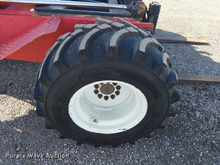 image for item NU9772 2003 Moffett M5500 forklift