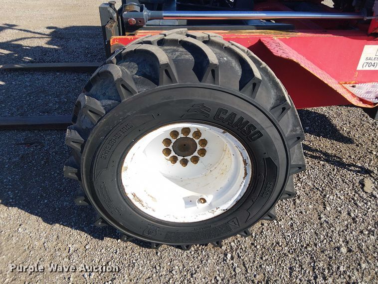 image for item NU9772 2003 Moffett M5500 forklift