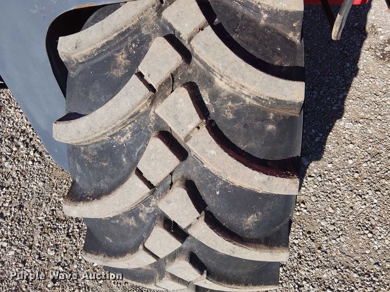 image for item NU9772 2003 Moffett M5500 forklift