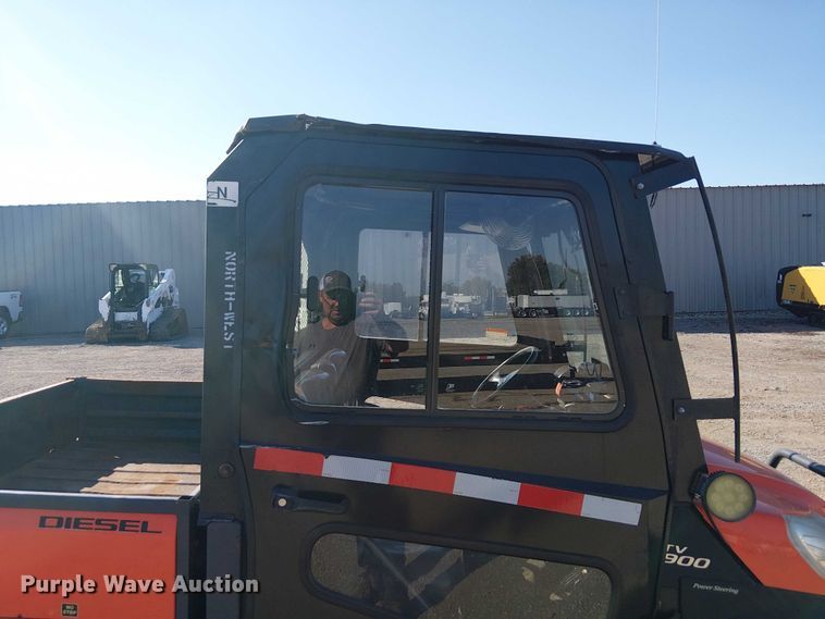 image for item NU9773 2014 Kubota RYV-X900 utility vehicle