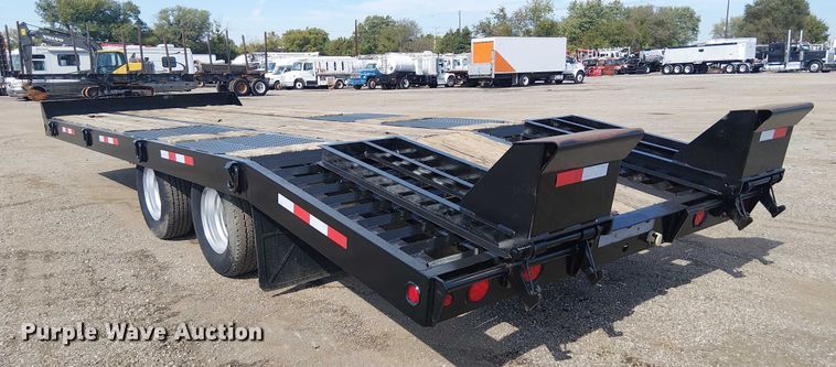 image for item NU9775 2007 Interstate  equipment trailer