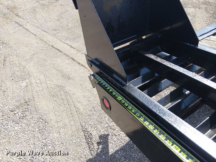 image for item NU9775 2007 Interstate  equipment trailer