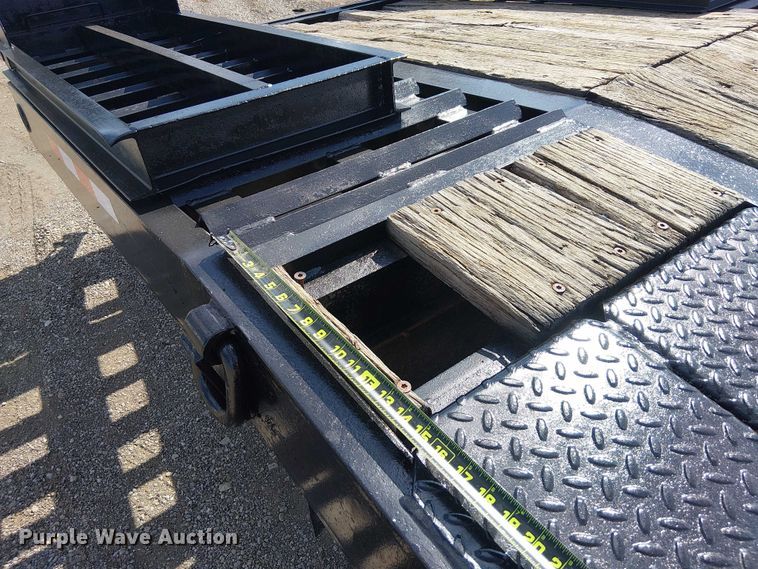 image for item NU9775 2007 Interstate  equipment trailer