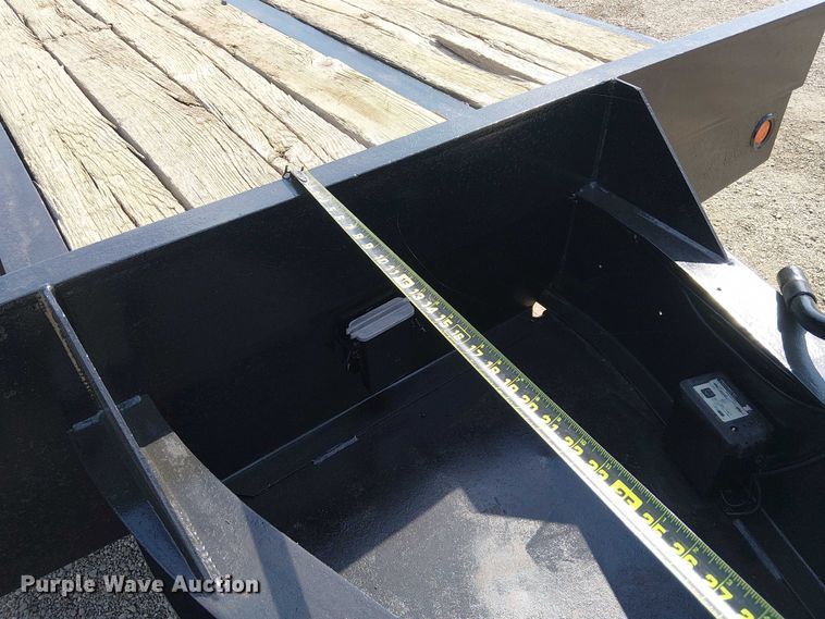 image for item NU9775 2007 Interstate  equipment trailer