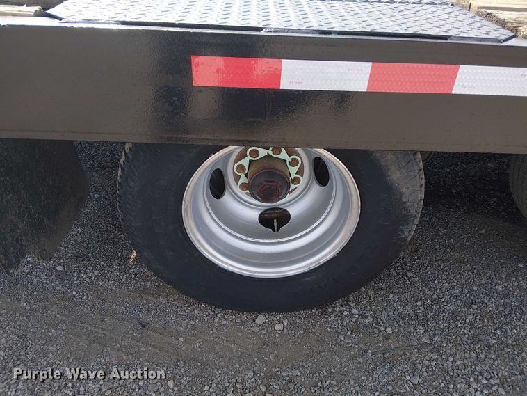 image for item NU9775 2007 Interstate  equipment trailer