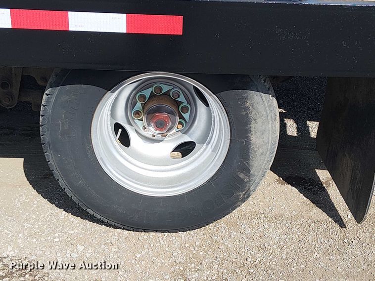 image for item NU9775 2007 Interstate  equipment trailer