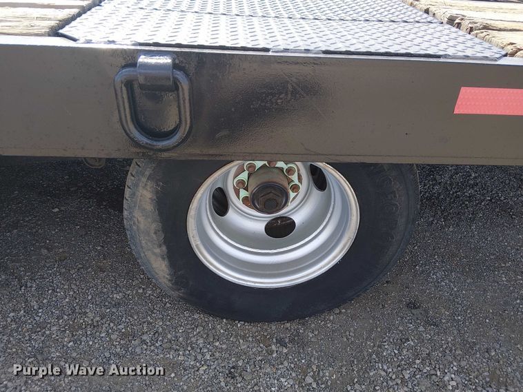 image for item NU9775 2007 Interstate  equipment trailer