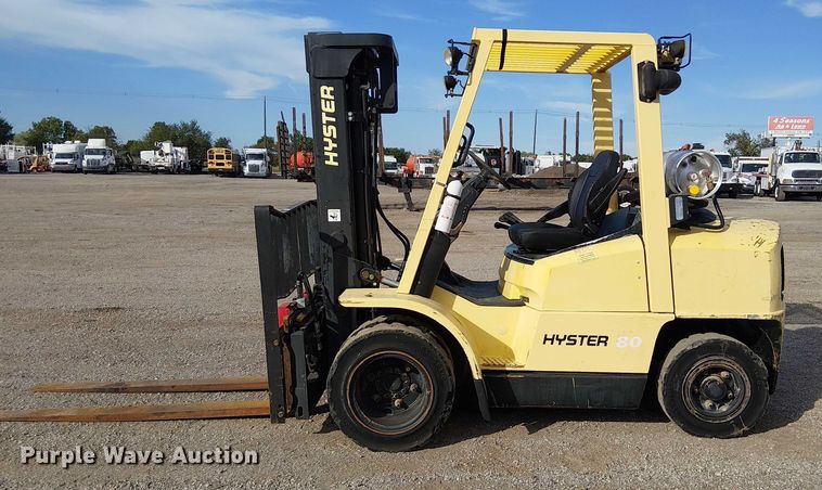 image for item NU9789 2004 Hyster H80XM forklift