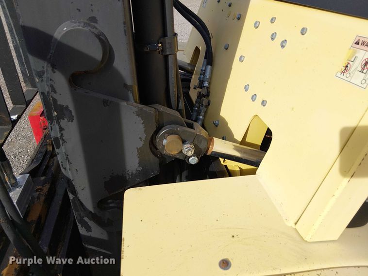 image for item NU9789 2004 Hyster H80XM forklift