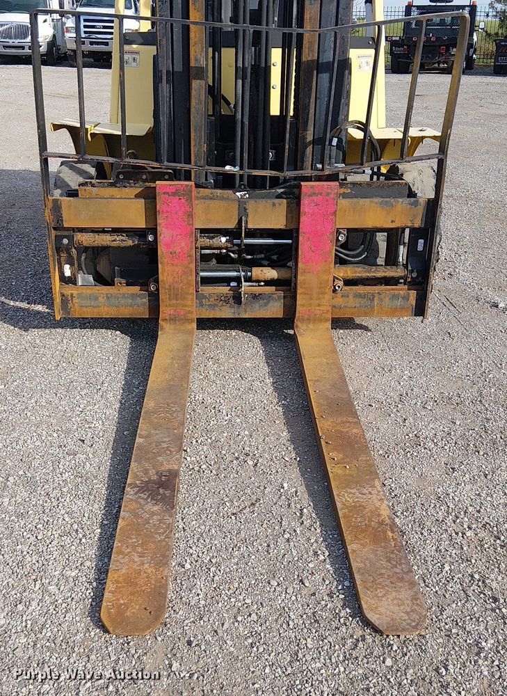 image for item NU9789 2004 Hyster H80XM forklift