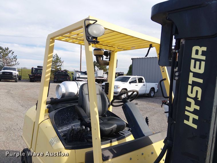 image for item NU9789 2004 Hyster H80XM forklift