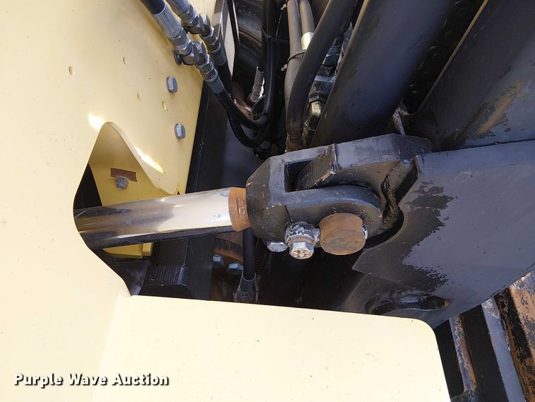 image for item NU9789 2004 Hyster H80XM forklift