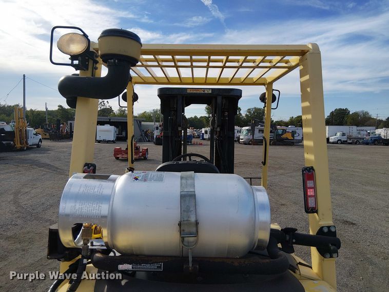 image for item NU9789 2004 Hyster H80XM forklift