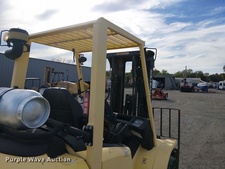 image for item NU9789 2004 Hyster H80XM forklift