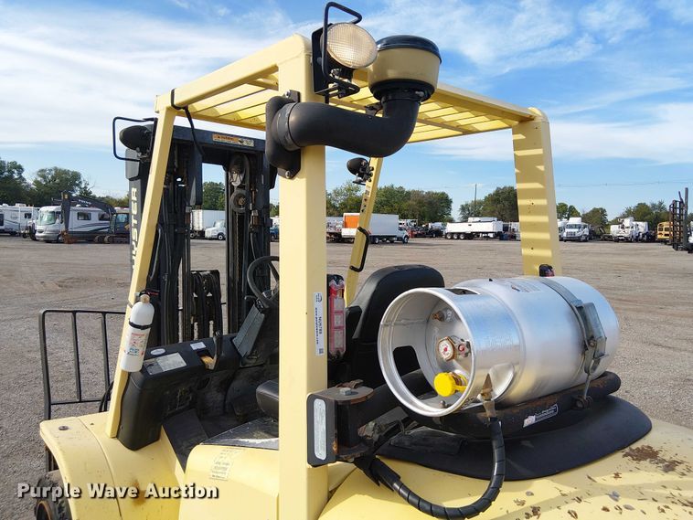 image for item NU9789 2004 Hyster H80XM forklift