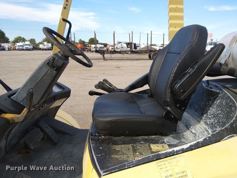 image for item NU9789 2004 Hyster H80XM forklift