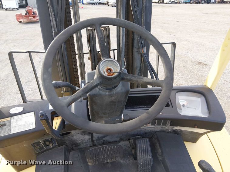 image for item NU9789 2004 Hyster H80XM forklift