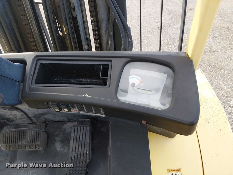 image for item NU9789 2004 Hyster H80XM forklift