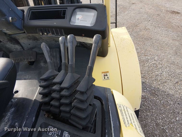 image for item NU9789 2004 Hyster H80XM forklift