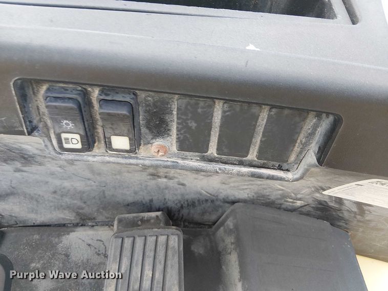 image for item NU9789 2004 Hyster H80XM forklift