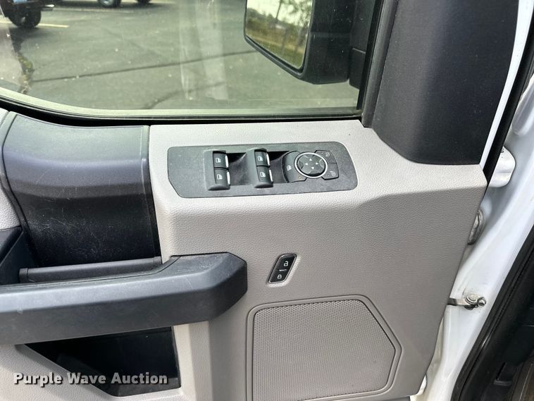 image for item OJ9931 2020 Ford F150 STX SuperCrew pickup truck