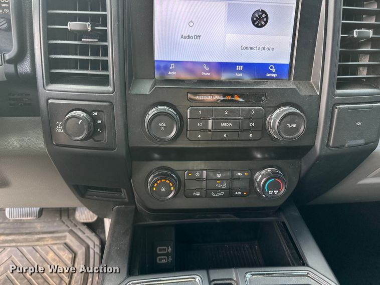 image for item OJ9931 2020 Ford F150 STX SuperCrew pickup truck