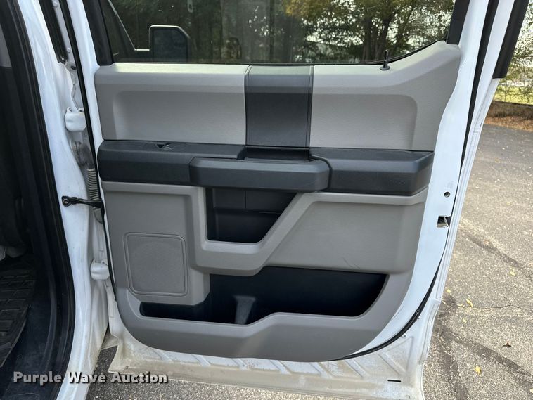 image for item OJ9931 2020 Ford F150 STX SuperCrew pickup truck