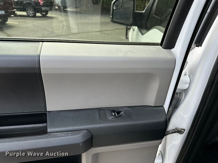 image for item OJ9931 2020 Ford F150 STX SuperCrew pickup truck