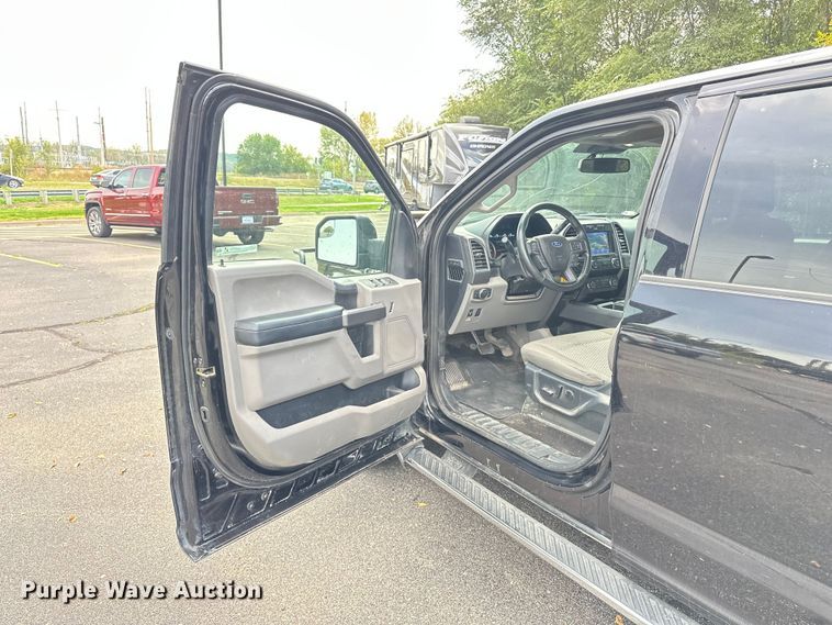 image for item OJ9932 2020 Ford F150 XLT SuperCrew pickup truck