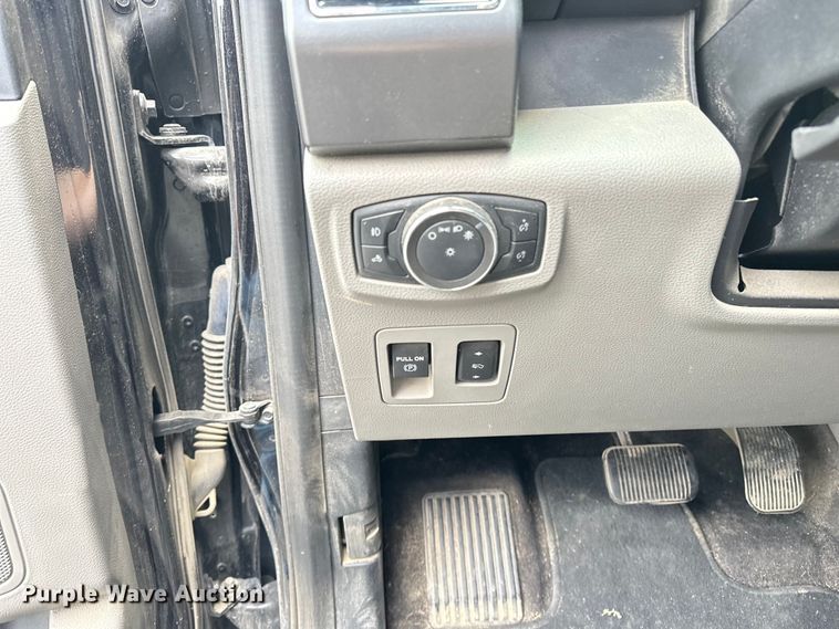 image for item OJ9932 2020 Ford F150 XLT SuperCrew pickup truck