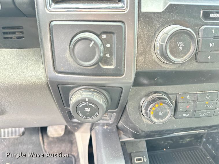 image for item OJ9932 2020 Ford F150 XLT SuperCrew pickup truck