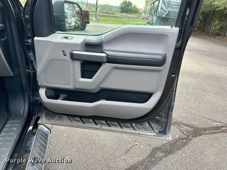 image for item OJ9932 2020 Ford F150 XLT SuperCrew pickup truck