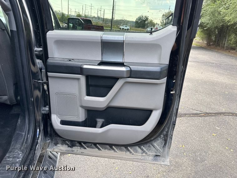 image for item OJ9932 2020 Ford F150 XLT SuperCrew pickup truck