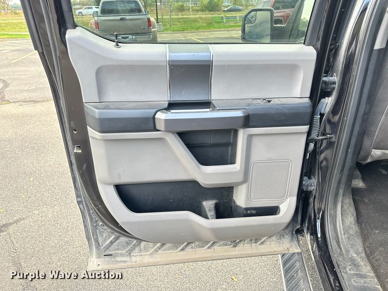 image for item OJ9932 2020 Ford F150 XLT SuperCrew pickup truck