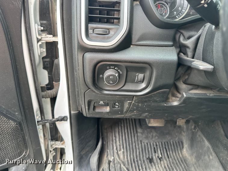 image for item OJ9933 2020 RAM 1500 Big Horn Crew Cab pickup truck