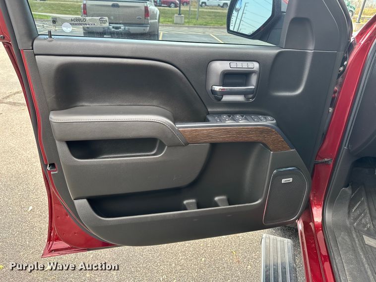 image for item OJ9934 2017 GMC Sierra Denali Crew Cab pickup truck