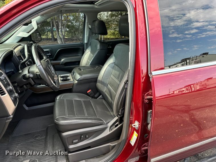 image for item OJ9934 2017 GMC Sierra Denali Crew Cab pickup truck